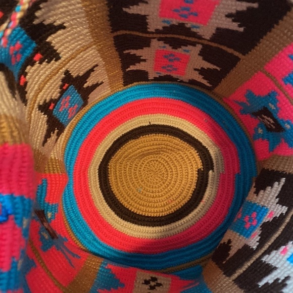 Pink, Blue & Camel Patterned Large Wayuu Drawstring Crossbody Mochila Bag - Picture 11 of 11